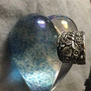 Beautiful detail Sterling ring with rhinestone